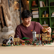 Load image into Gallery viewer, LEGO Creator Expert 10332 Medieval Town Square - Brick Store