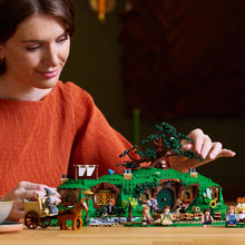 Load image into Gallery viewer, LEGO Creator Expert 10354 The Lord of the Rings: The Shire