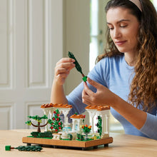 Load image into Gallery viewer, LEGO Creator Expert 10359 Fountain Garden - Brick Store