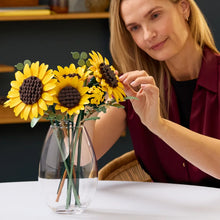 Load image into Gallery viewer, LEGO Botanicals 11502 Sunflower Bouquet