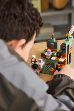 Load image into Gallery viewer, LEGO Minecraft 21271 The Trial Chamber - Brick Store