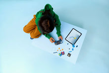 Load image into Gallery viewer, LEGO Creator 3-in-1 31380 Retro Gaming Console