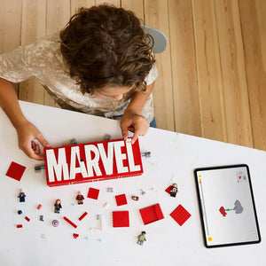 LEGO Marvel 76313 MARVEL Logo & Minifigures - Brick Store